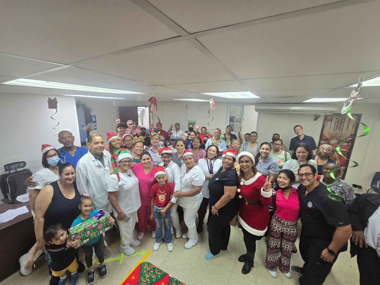 Navidad en Policlínica de Betania: Compartiendo salud y felicidad 