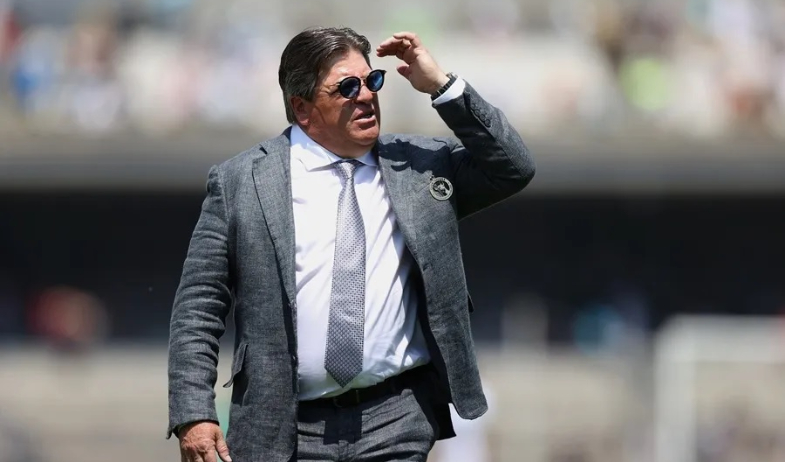 Miguel Herrera, primer mexicano en dirigir a la selección de fútbol de Costa Rica 