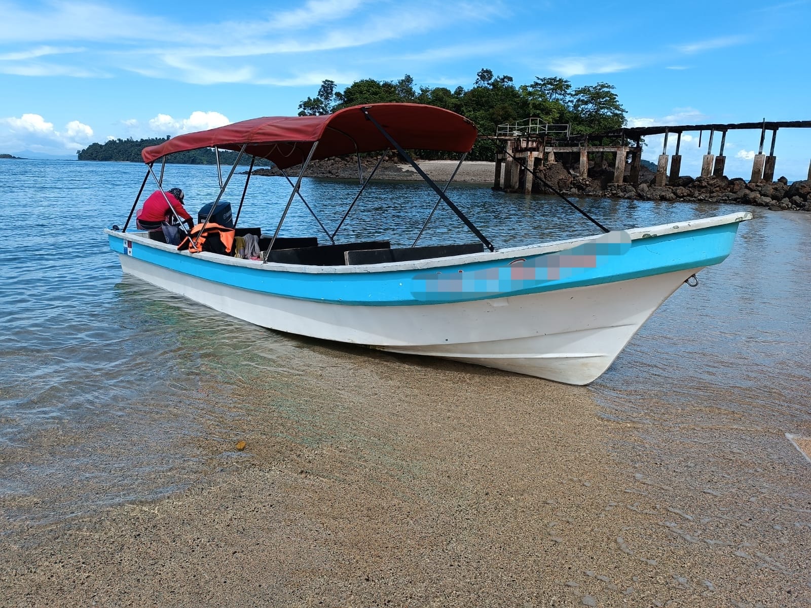 Retienen dos embarcaciones sustrayendo de manera ilegal recursos marinos en el Parque Nacional Coiba  