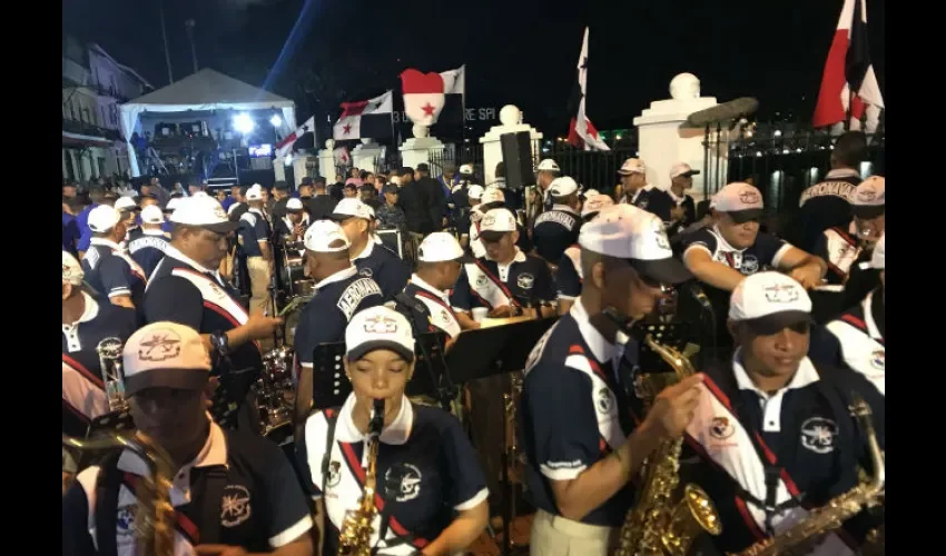 Bandas tocan músicas a la Patria 