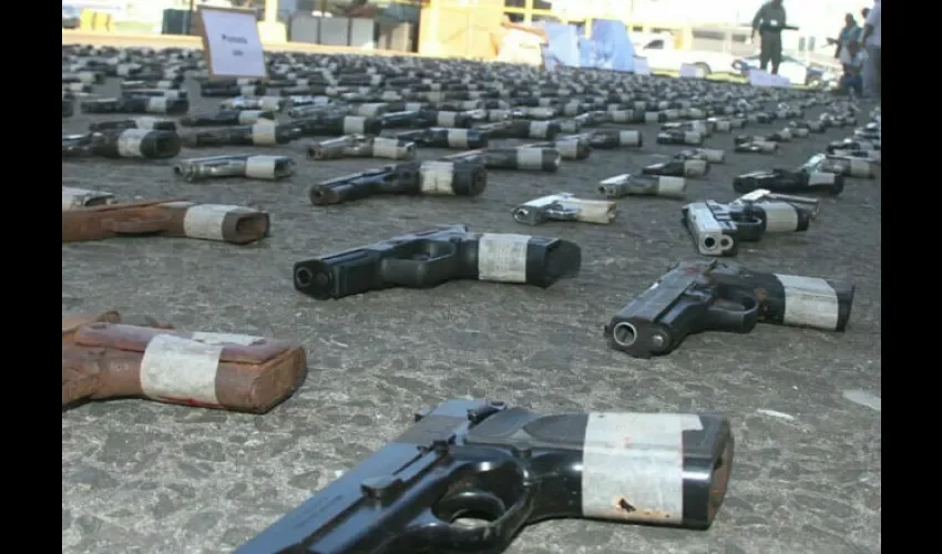 También se hallan armas de guerra en los decomisos. Foto: Cortesía