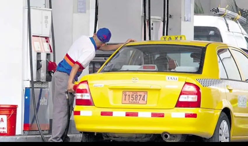 Foto ilustrativa desde una estación de gasolina. 