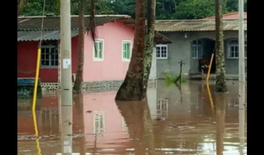 Muchas fueron las familias afectadas con la inundación. Foto: Cortesía