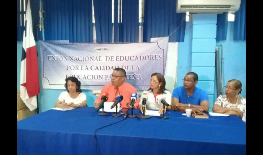 Unión Nacional de Educadores por la Calidad de la Educación.