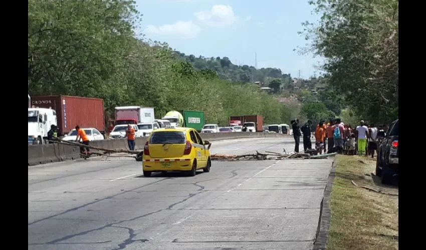 Protesta en la autopista Panamá-Colón.