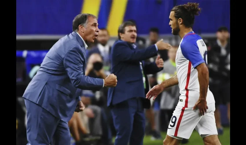 Bruce Arena/AP