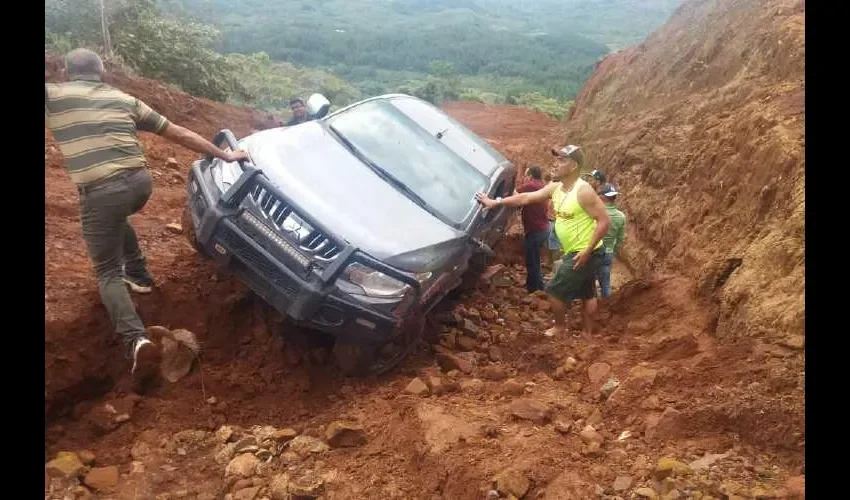 Los caminos por donde transitan los maestros son malos. Foto: Cortesía