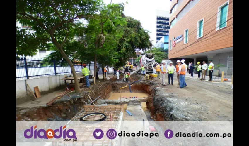 Los residentes y los comerciantes donde se realizan las obras son los que más sufren con la huelga. Foto: Jesús Simmons