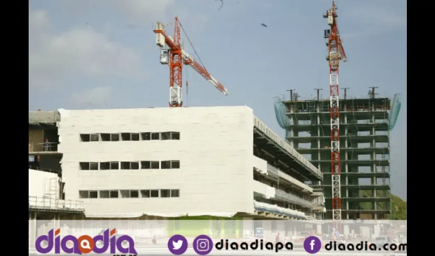 Pacientes piden a gritos la Ciudad de la Salud. Foto: Epasa