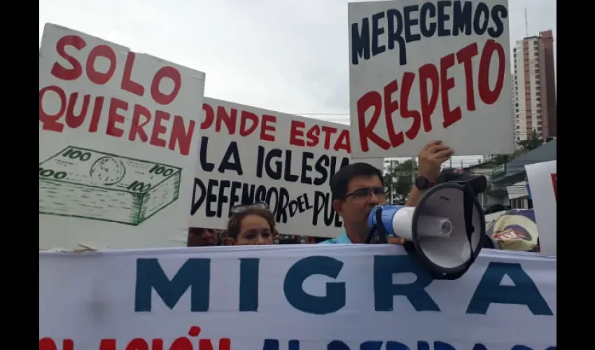 Protesta en el Servicio Nacional de Migración.