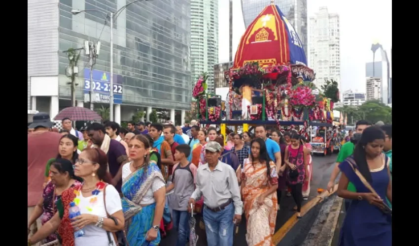 Bailaron y cantaron en el "Ratha Yatra". Foto: Cortesía