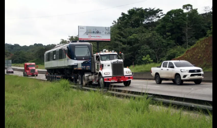 El tren ya está en patio y talleres de la Línea 2. Foto: Cortesía