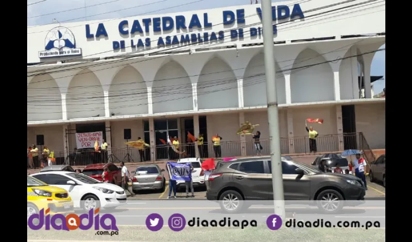 La actividad la realizaron frente a la iglesia. Foto: Jesús Simmons