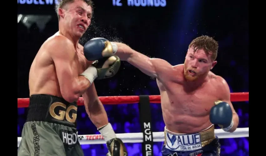 'Canelo' (dcha.) enfrentará por segunda vez a Gennady Golovkin./AP