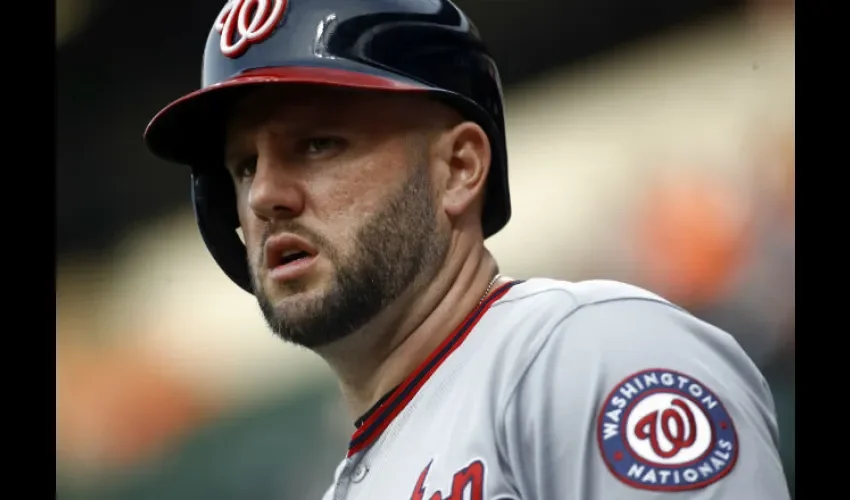 Matt Adams jugó sus primeras seis campañas con los Cardenales de San Luis.