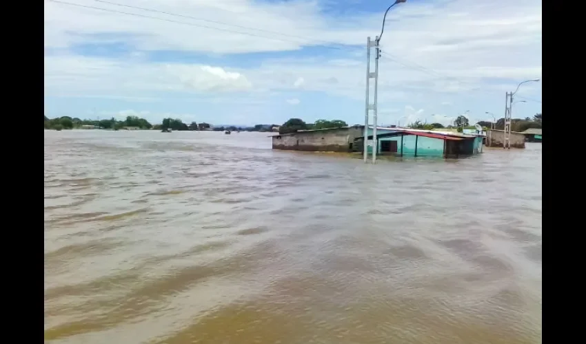 Varios ríos se han crecido, incluyendo el Orinoco en Venezuela.