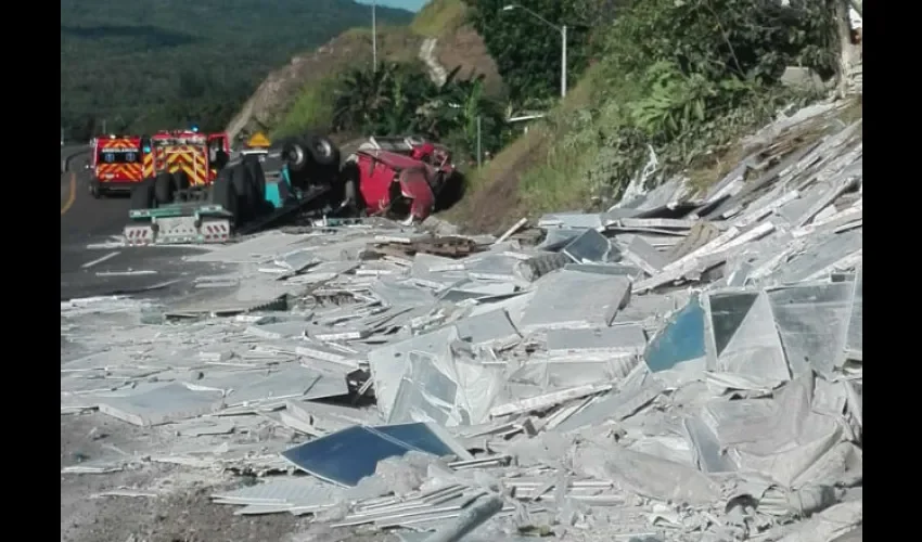 El accidente se dio en la vía Interamericana. Foto: Cortesía