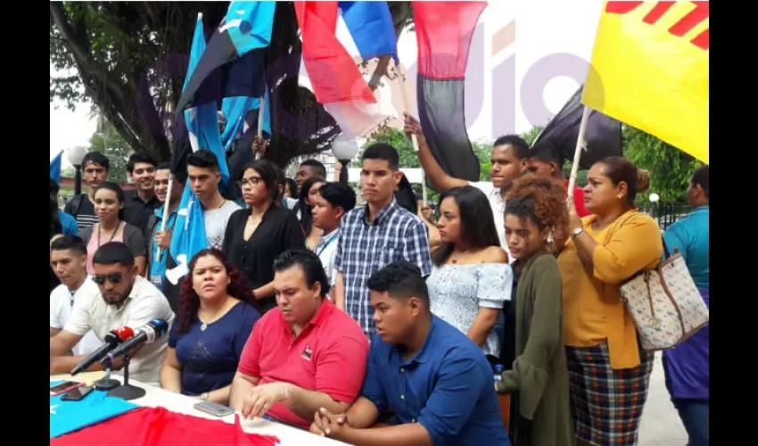 Los universitarios dejaron claro que no están a favor de ningún partido político ni candidato en específico. Foto: Jean Carlos Díaz