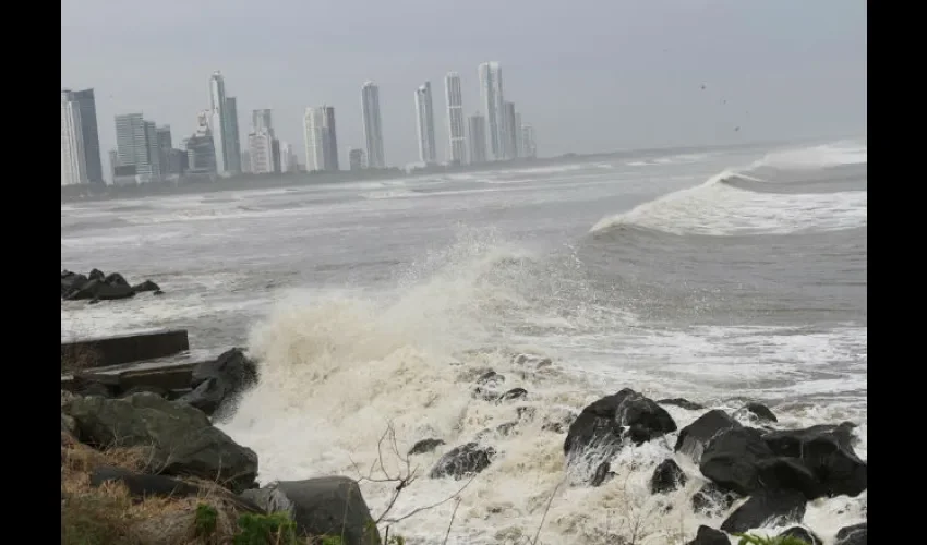 Cuidado con las olas y vientos en las siguientes horas. Foto: Archivo