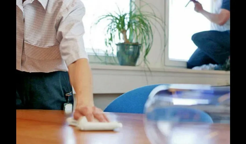 El trabajo doméstico es riesgoso a cualquier edad.  Foto: Archivo