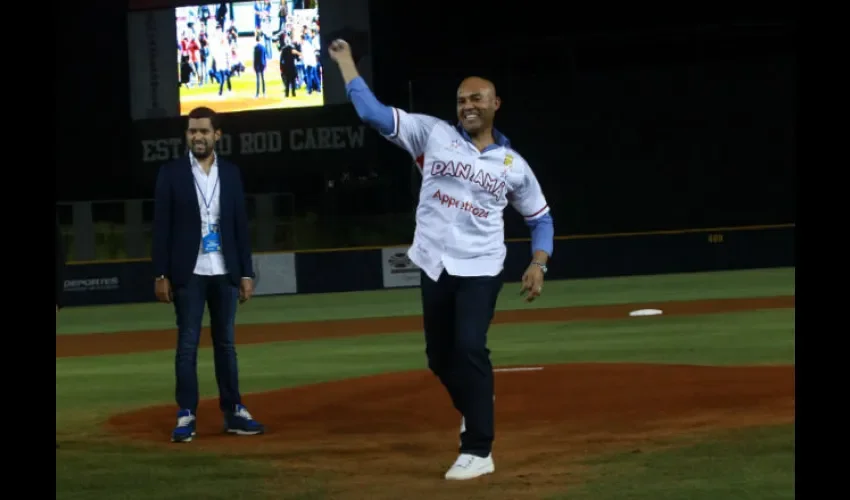 Mariano Rivera hizo el lanzamiento de honor en la Serie del Caribe.