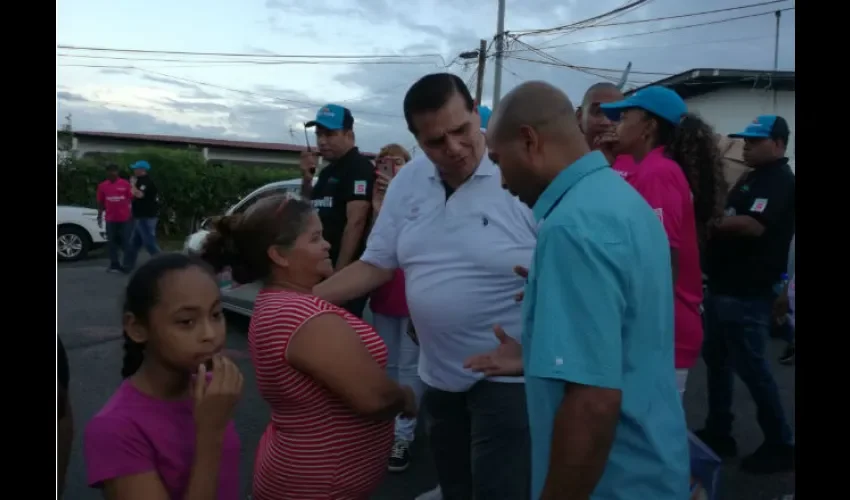 La gente hasta le mandó su saludos a Ricardo Martinelli, pues lo quieren ver liderando. Foto: Cortesía