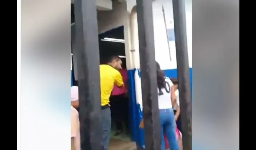 Foto captura del video que muestra toda la situación. 