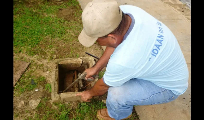 Foto ilustrativa de los cortes de agua. 