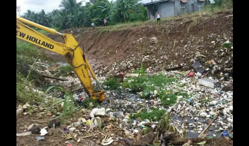 Foto ilustrativa del área afectada de basura. 