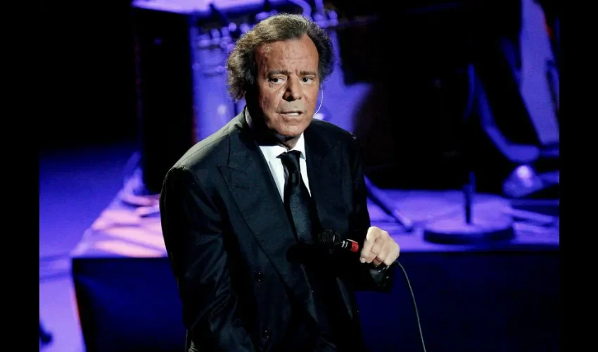 Julio Iglesias. 