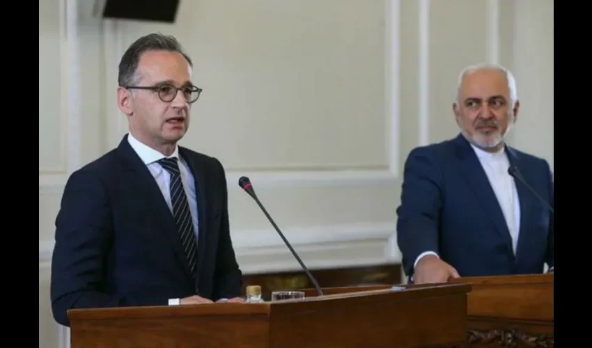 El ministro de Exteriores alemán, Heiko Maas (izda.), y su par iraní, Mohamad Yavad Zarif, en Teherán. (Foto: Farsnews)