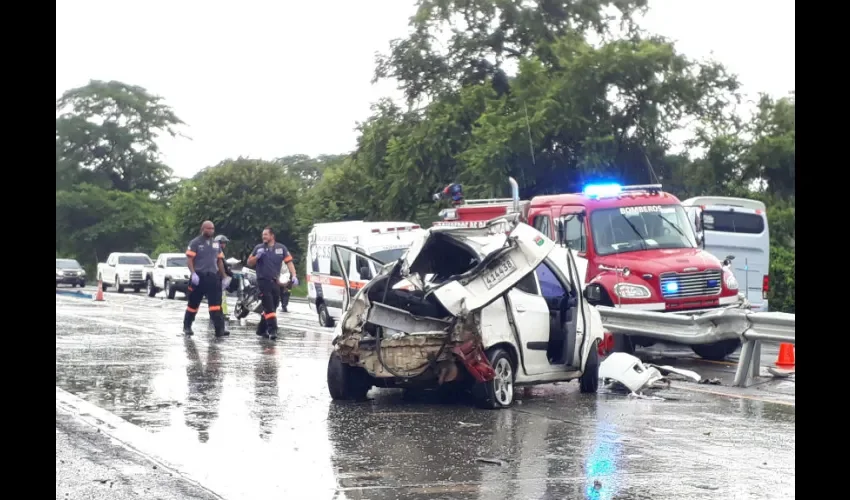  La colisión dejó un gran tráfico en el área próxima a Divisa.