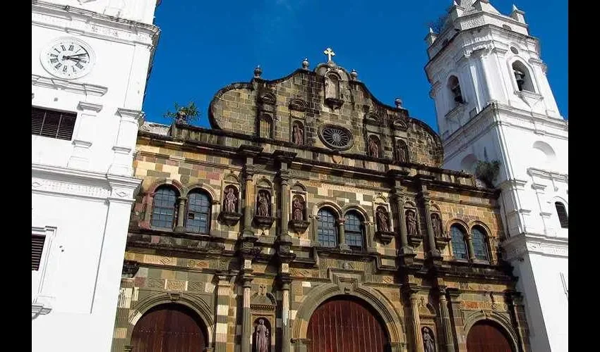 Fue un joven venezolano quien reveló el video donde se evidencia que uno de los sacerdotes pagaba por favores sexuales y se vinculó a otros dos curas más.