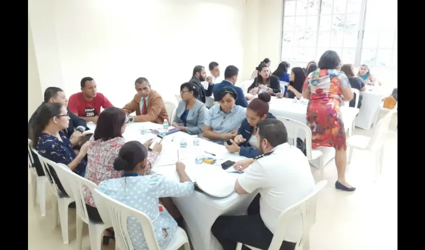 Como profesionales de la enfermería planteamos la importancia de hacer docencia en todos los entornos, desde la universidad hasta el campo laboral,  ya que la enfermería es un pilar fundamental en el desarrollo de la promoción de la salud. 