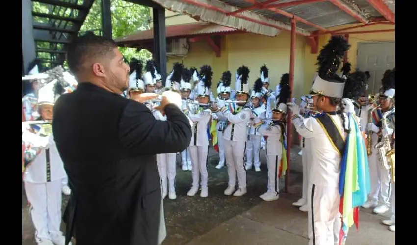 Toda su vida quiso ser músico y fue inspirado por su padre, Javier Alberto Jiménez Osorio.