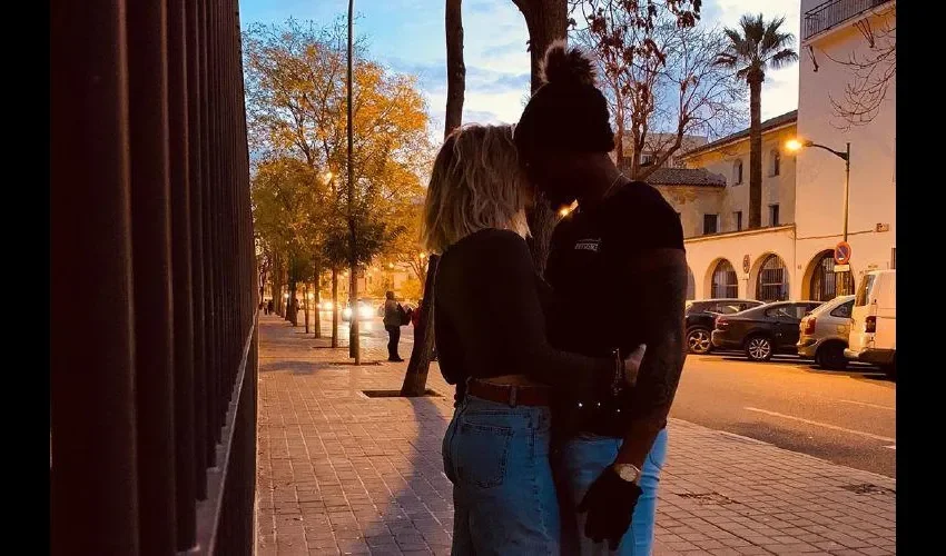 La pareja está en Sevilla disfrutando de la época navideña. Foto: Instagram