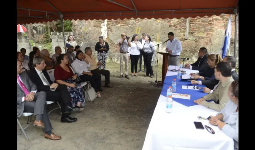 Foto ilustrativa de la reunión general con los beneficiarios. 