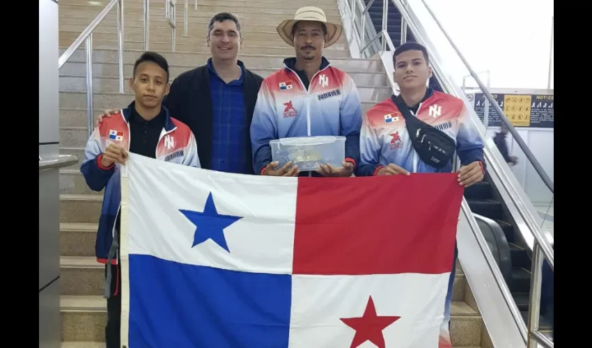 Foto ilustrativa de los representantes de Panamá. 