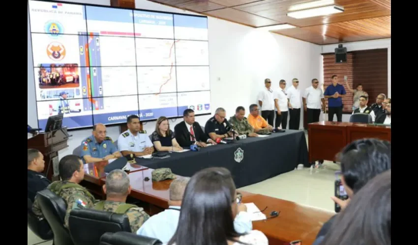 Foto ilustrativa de la reunión con los entes de seguridad. 