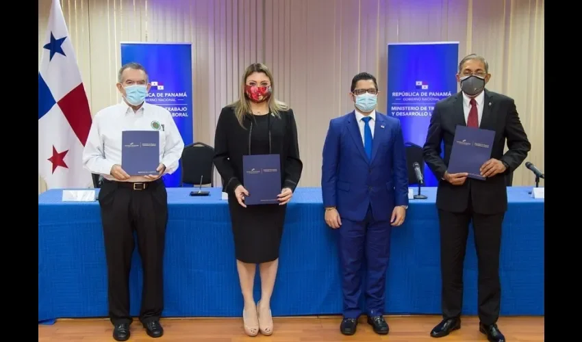 Foto ilustrativa de la reunión. 