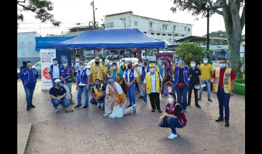 Foto ilustrativa del equipo del Club de leones y del Club Kiwanis en La Chorrera. 