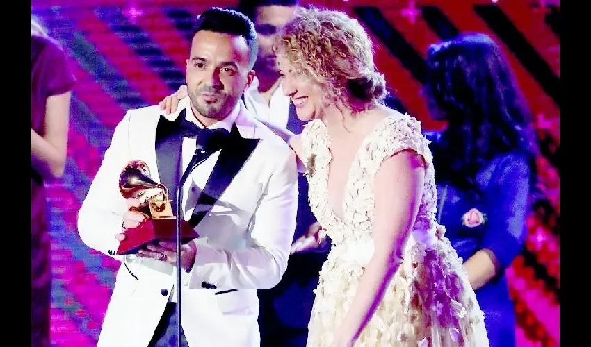 Luis Fonsi y Erika Ender. Foto: Archivo