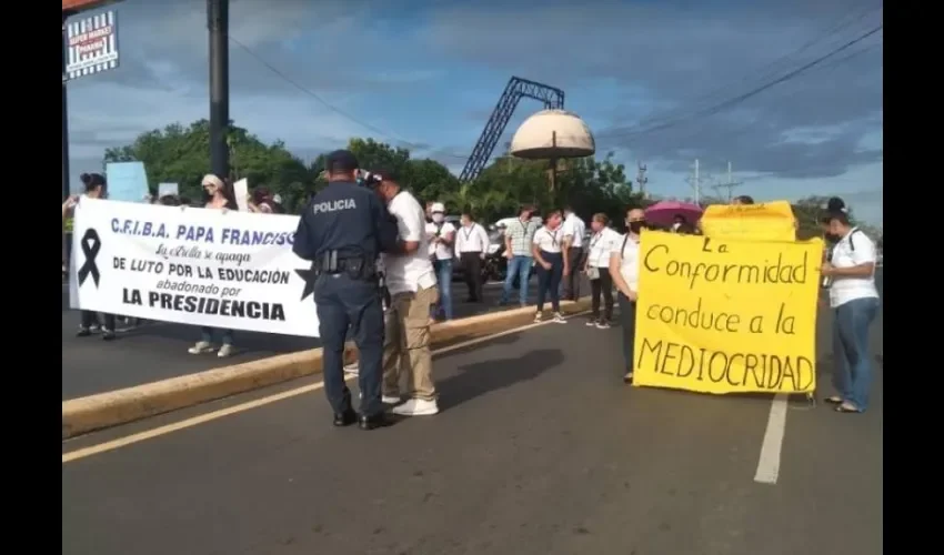 La protesta generó un gran tranque vehicular por varias horas. Foto: Thays Domínguez. 