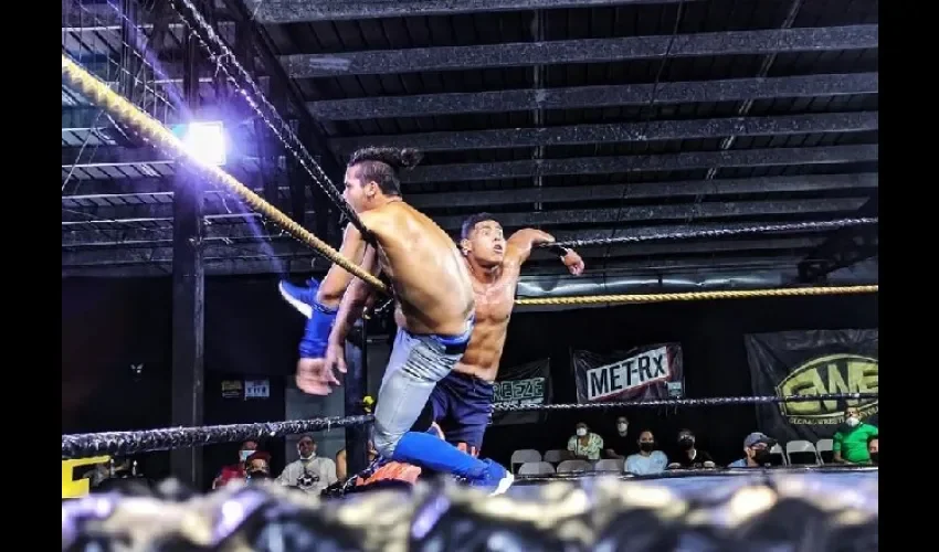 El Global Wrestling Evolution (GWE) ya volvió a sus actividades con una capacidad del 50%. Foto / cortesía de GWE.