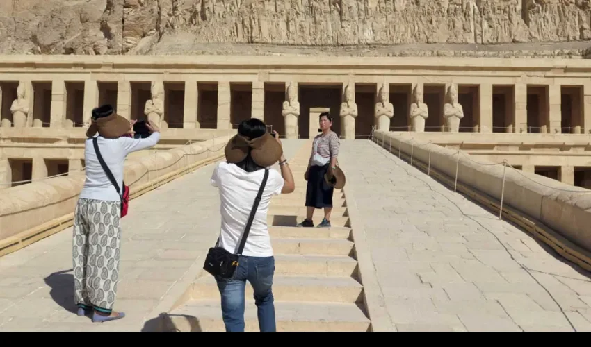 Foto ilustrativa de los turistas. 