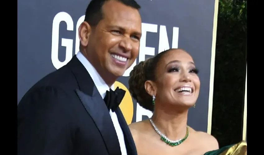 Jennifer Lopez y Alex Rodriguez en una alfombra de Golden Globes. 