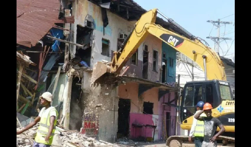 Algunas estructuras están esperando orden de proceder para su demolición.