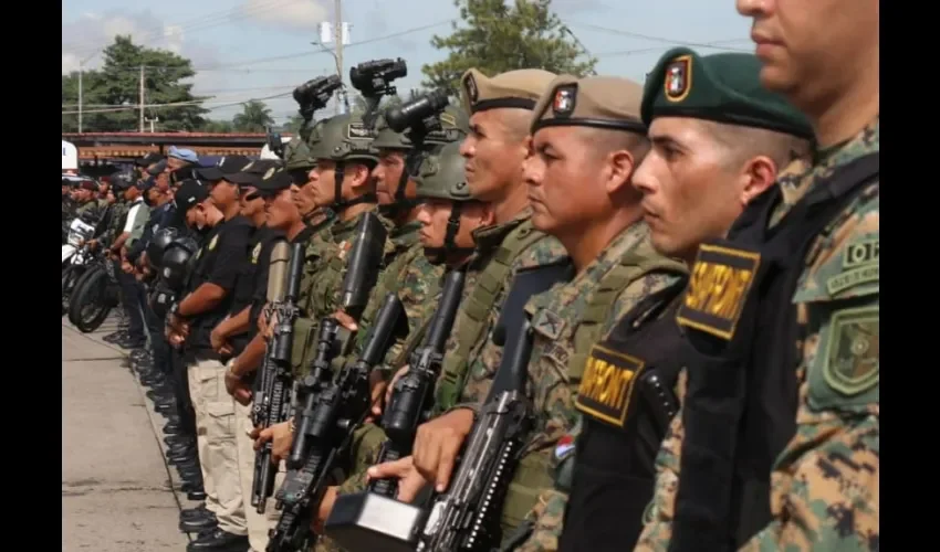 Vista de las unidades de la policía. 