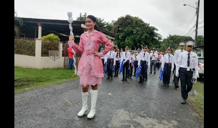 Vista del desfile en la comunidad. 