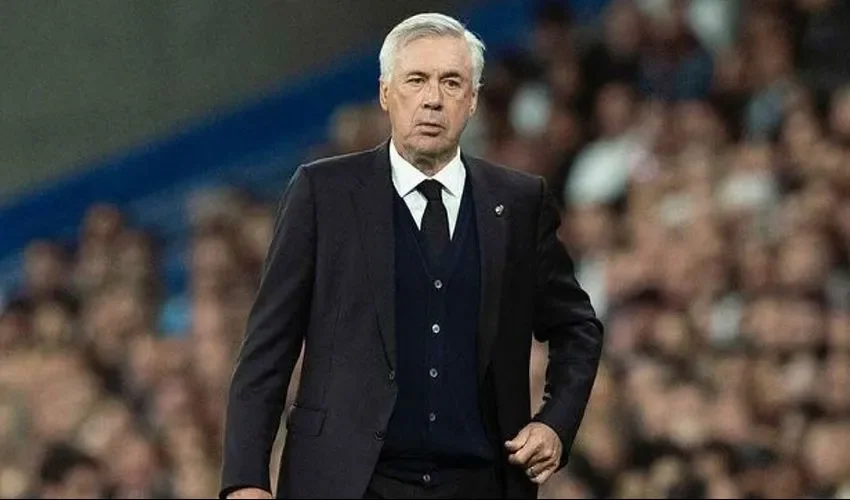 Carlo durante un partido del equipo. 